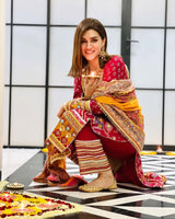 Gold Brocade Embroidered Fancy Jutti