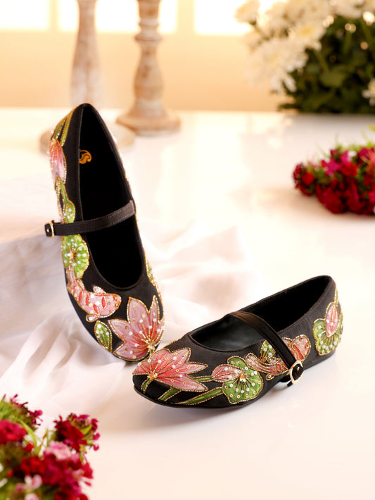 Lotus Noir Ballarenas
