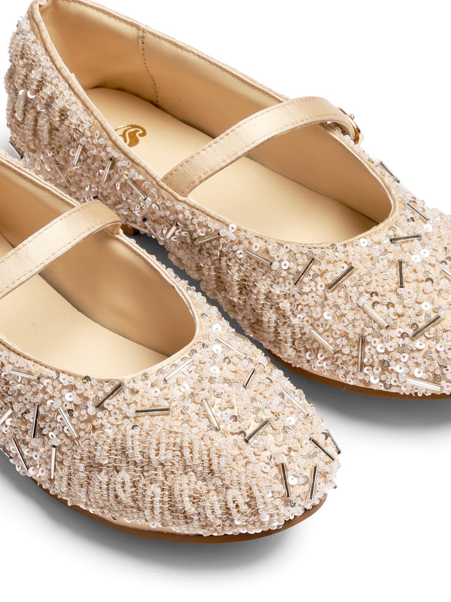 Ivory Frost Ballarenas
