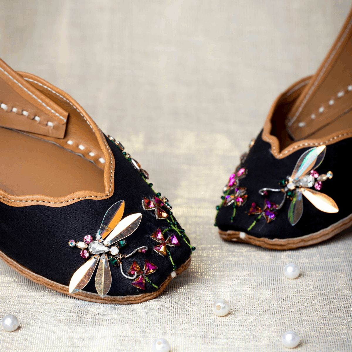 embroidered jutti 