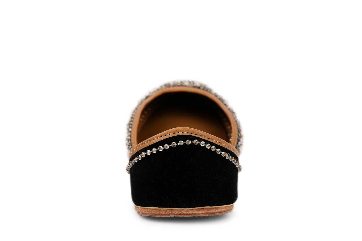Black Color Hand Embroidered Designer ladies Punjabi Jutti