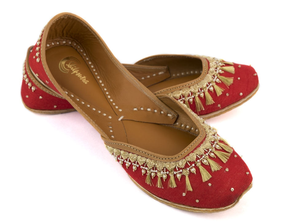 Red color Designer bridal jutti for girls 