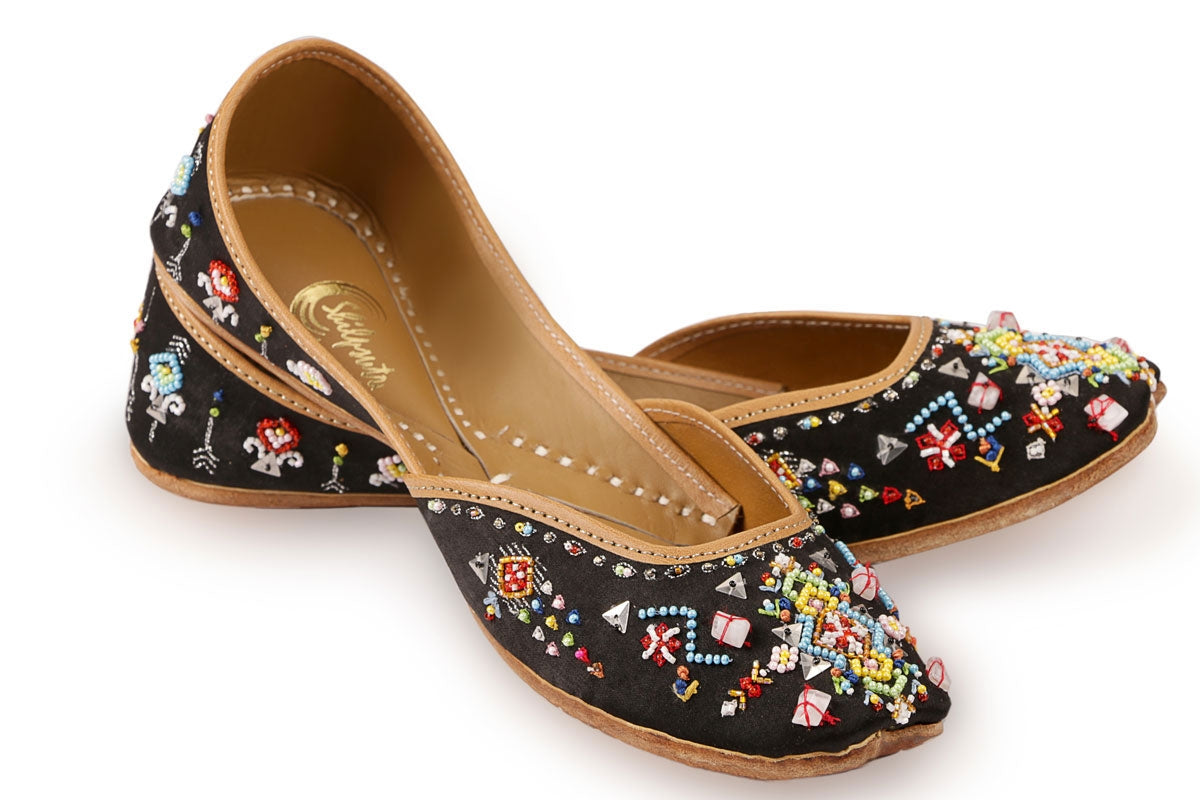 Multicolor hand Embroidered Black Color Ladies Punjabi Jutti 