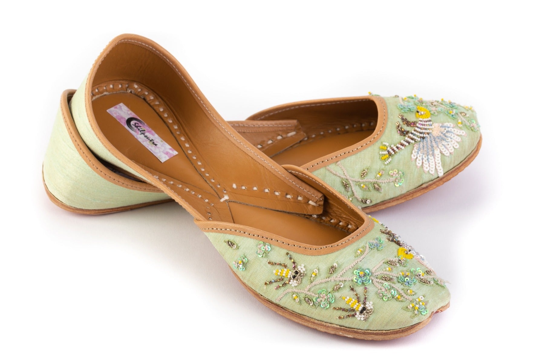 Ladies Embroidered Designer Punjabi juti 