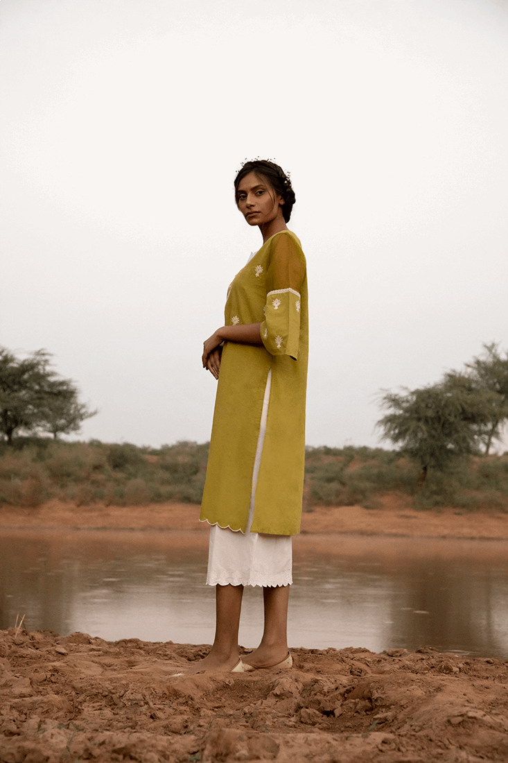 Stunning Stella Kurti