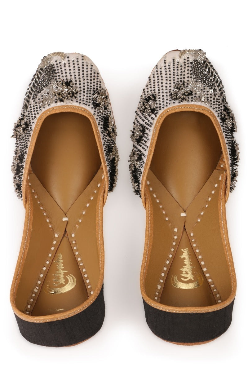 Black & White Designer Embroidered Ladies Jutti 