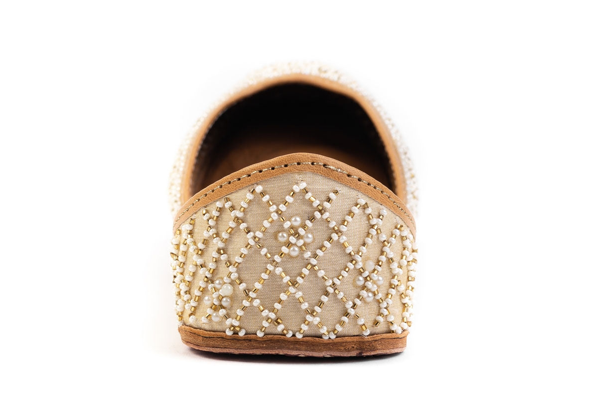 Golden Peral Studded Designer Ladies Punjabi Jutti