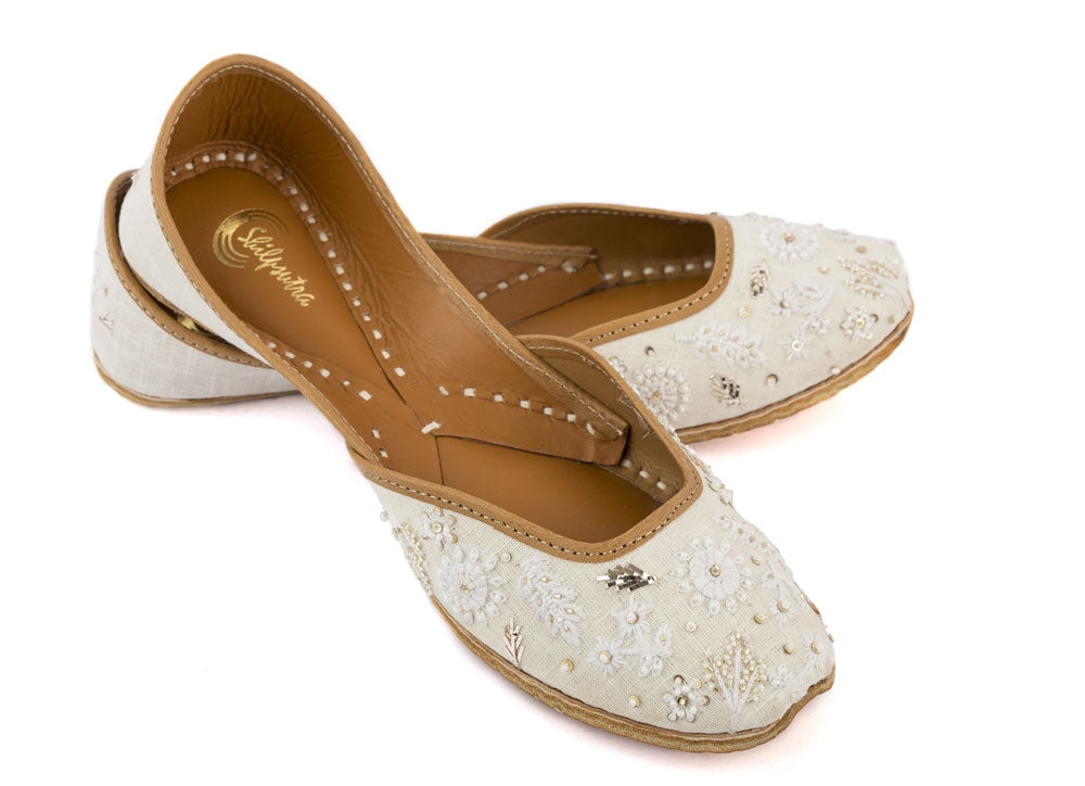 White Color hand Embroidered Ladies Punjabi Jutti 